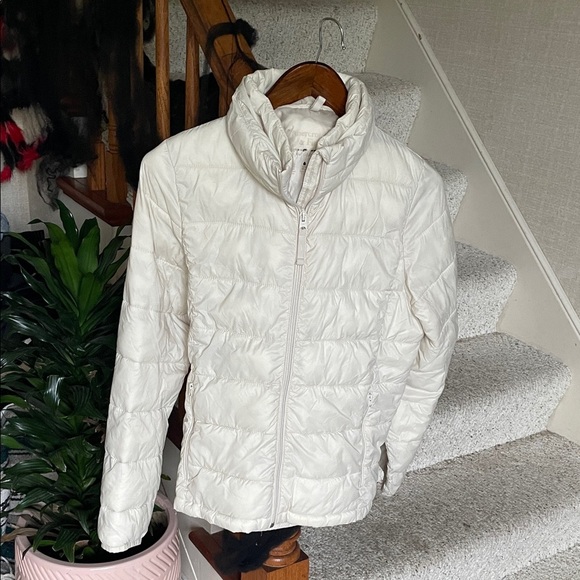 Abercrombie & Fitch Lightweight Cream White Packable Puffer Jacket - Picture 2 of 16
